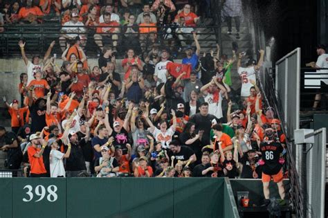 Orioles carry winning streak over to second half with 5-2 win over Marlins for sixth victory in a row